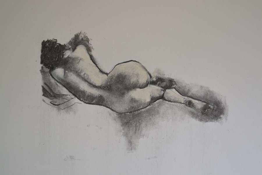 Figure seated 16 - 34cm x 50cm