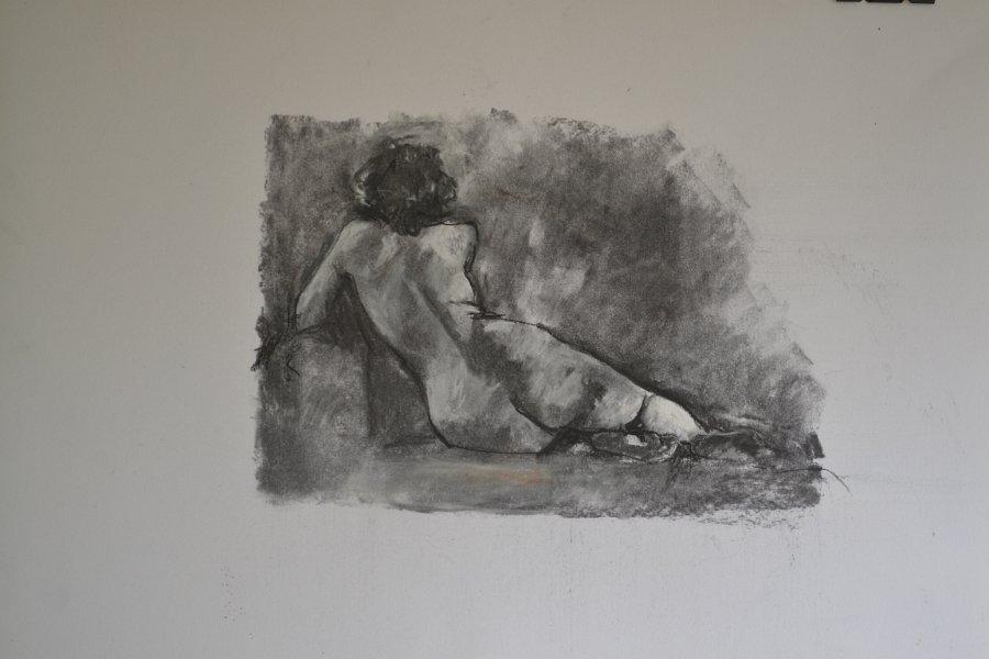Figure, back view, 17 - 34cm x 50cm