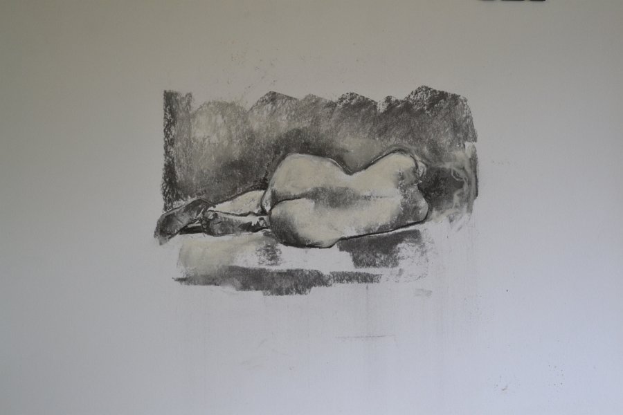 Figure back view 18 - 34cm x 50cm